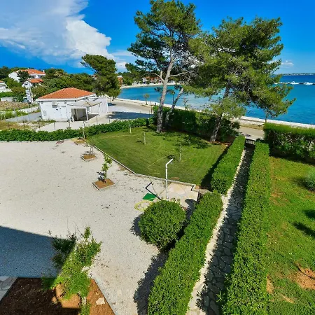 Apartman On Island Near Sandy Beaches