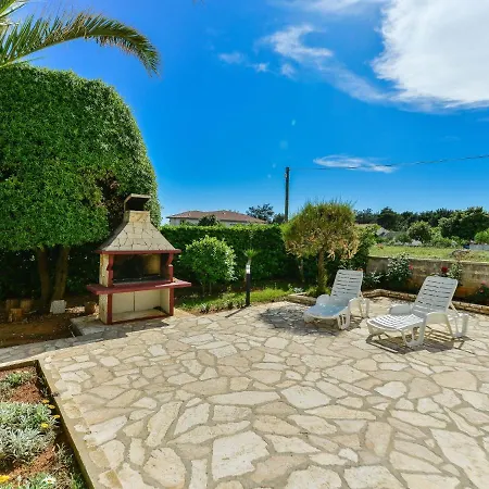 Apartment On Island Near Sandy Beaches *