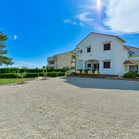 Apartment On Island Near Sandy Beaches *