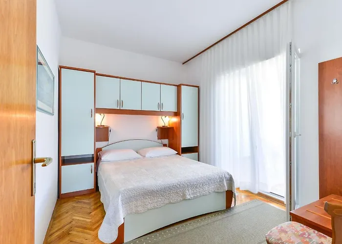 Apartman On Island Near Sandy Beaches