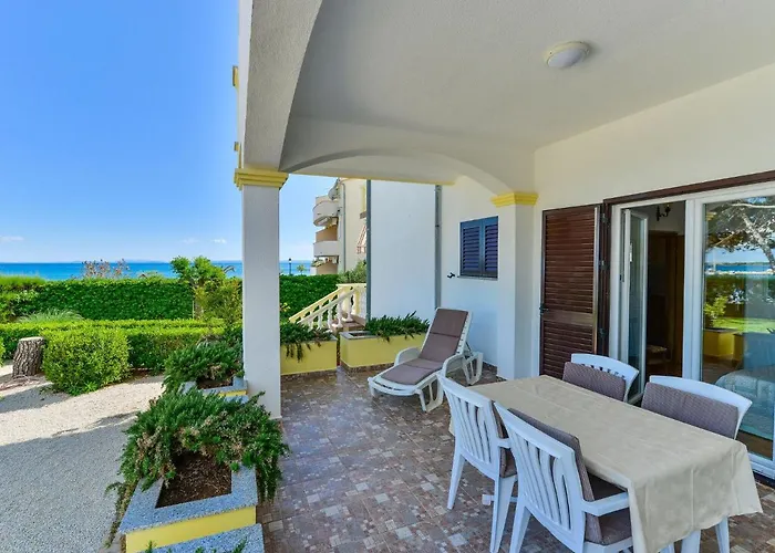 On Island Near Sandy Beaches Apartman *