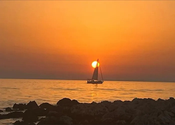 Apartman On Island Near Sandy Beaches